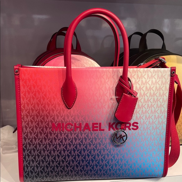 MICHAEL KORS Mirella Medium Ombré Signature Logo Tote Bag
Dark Raspberry Multi - Picture 1 of 16